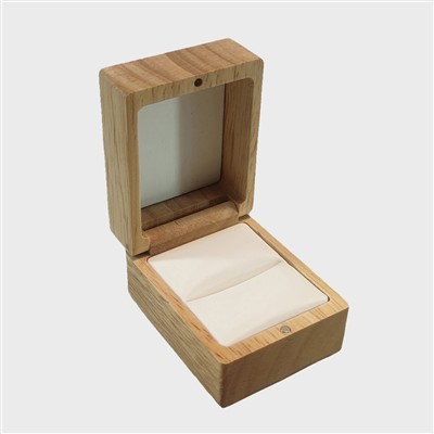 ギフト用の小さなジュエリーボックス