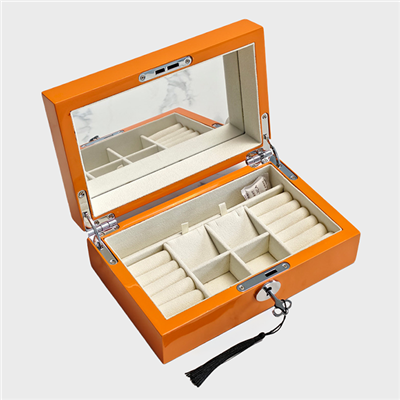 鍵付き木製ジュエリーボックス