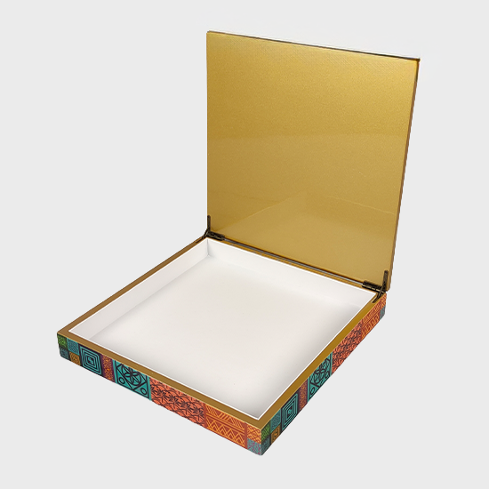 80 Unique Lacquered Box 80 Unique Lacquered Box